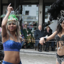 Kongeparet fikk se brasiliansk og somalisk dans på Torvet i Bodø. Foto: Lise Åserud, NTB scanpix